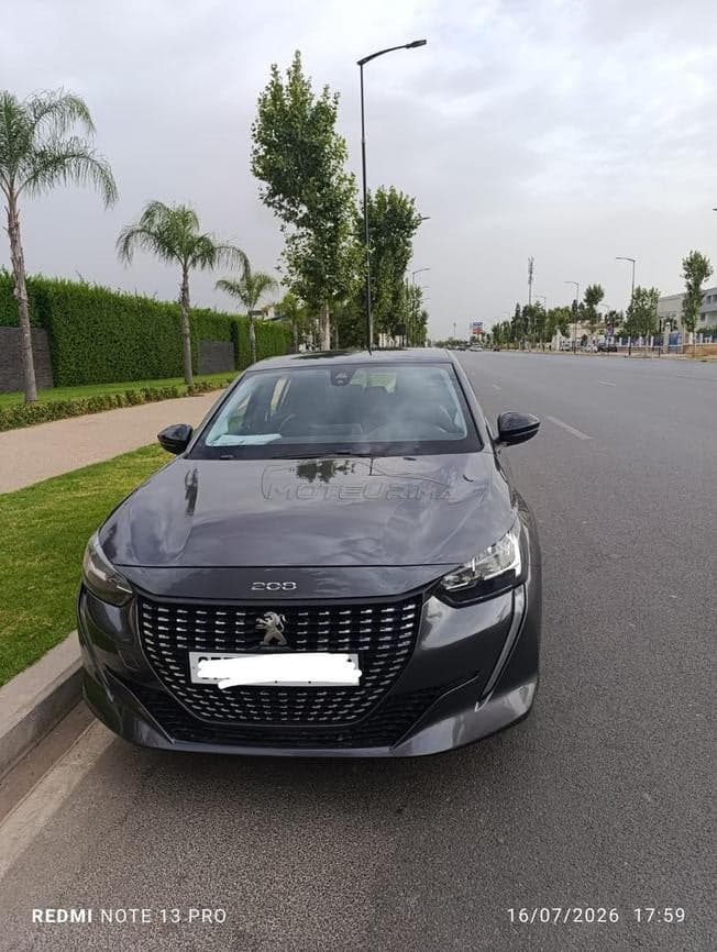 PEUGEOT 208 black 2020